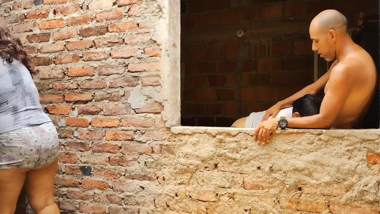 Adribella69: Padrasto pervertido fode a bunda da enteada enquanto sua esposa...