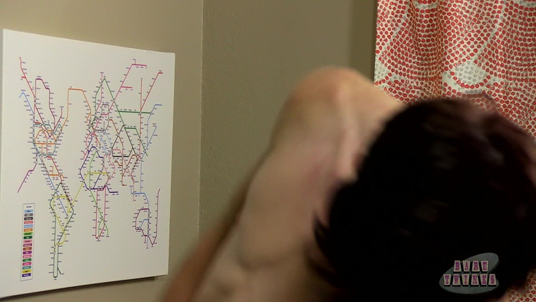 Bare Twinks: कॉलेज के बिना कंडोम लड़कों के बाद!