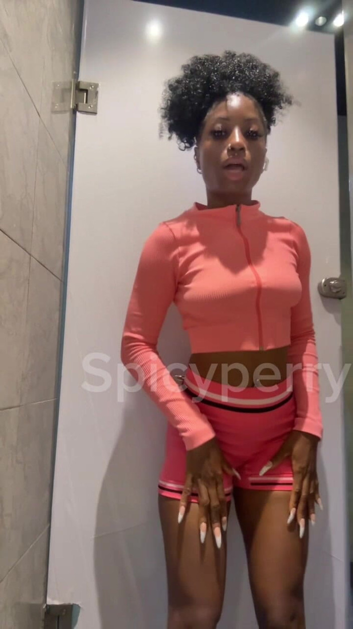 Spicy perry: Hot Ebony Teen Peeing in a Public Toilet