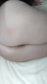 Trêu chọc và đánh đòn đít bự