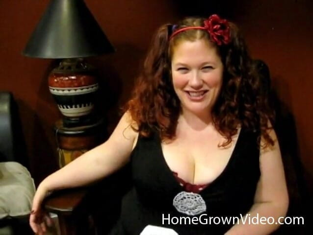 Homegrown BBW: Jennifer van Beaver dělá svou první deepthroat scénu