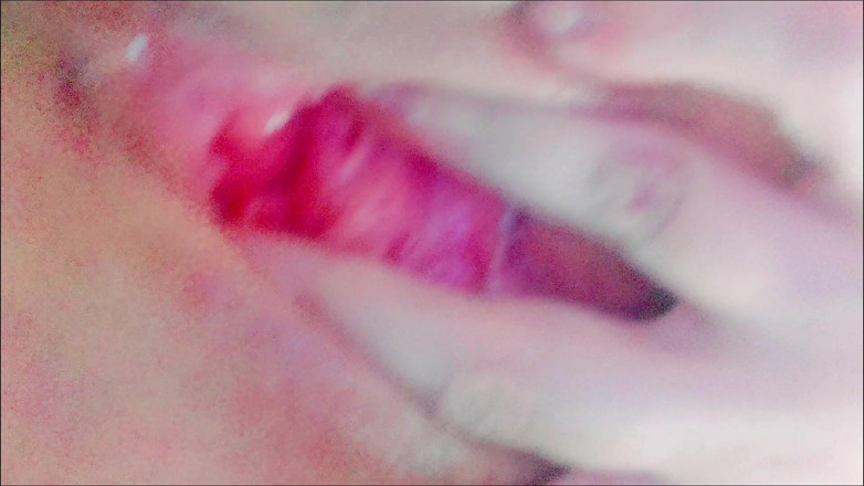 Nicolette69w: 摩洛伊斯兰解放阵线是玩一个假阳具和她的湿猫