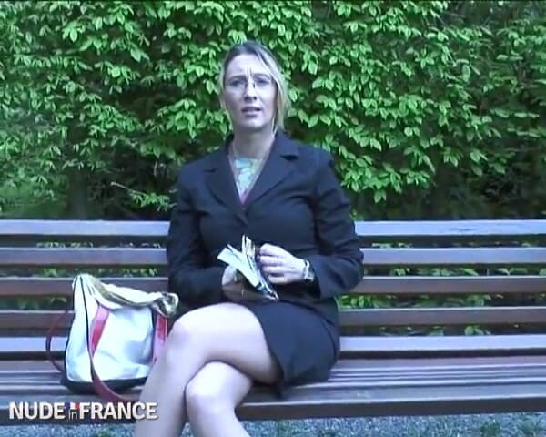 La France a Poil: Amateur busty milf with glasses gets hard banged