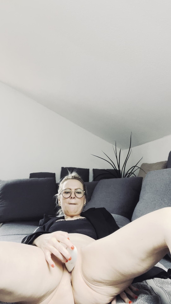 Mia Hase: Mia Hase и ее самостоятельный трах ко Всем Стефанам нашего мира. Мне это нравится...