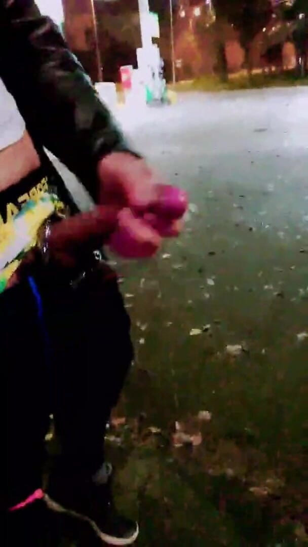 Slutboyben: Slutboyben Cam4 Brainfukked venkovní prase II čerpací stanice stříkání