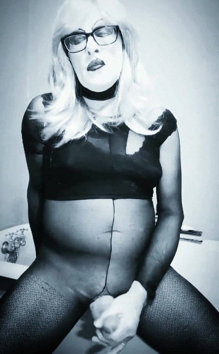 Bizzarra studios: 慢动作射精