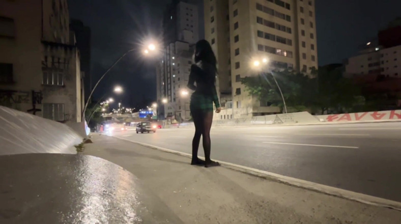 Mirellaoficialx: Sex on One of the Busiest Avenues in Sao Paulo