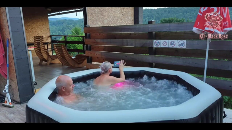 Kd Black Rose: Playtime in the Jacuzzi Relaxing Love in the Jacuzzi
