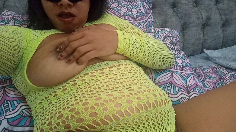 PATY PATY: Tance sexy a ukazuje prsa zadek a kundičku na Vánoce