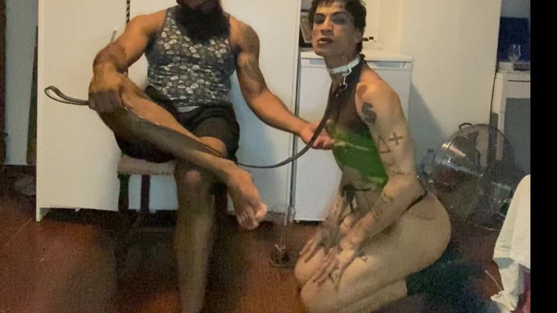 Wesley Bull: 내 발을 즐기는 잘 훈련된 복종하는