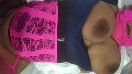 Sexsicouple: Aku lagi asik muasin memekku pakai mainan seks baruku sampai...