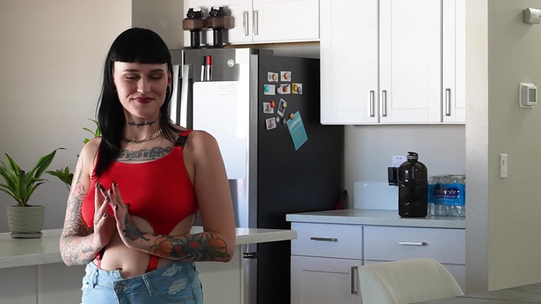 Tiffany Nacke: I Want to Fuck My Roommate