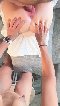 Złapałem go z jego analnie sexdoll i zamieniłem go w gorący trójkąt!
