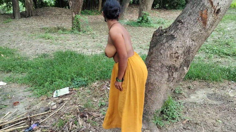 Village bhabhi sex: Took My Wife Deep Into the Jungle Built a Hut...