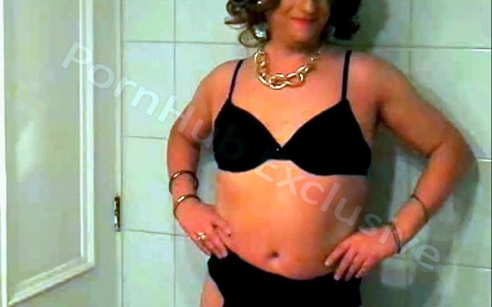 HectorChile1969: Зрелая кроссдрессер Fernanda в нижнем белье