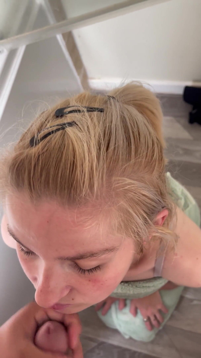 Teamfreeki: Blondynka niechlujna twarz