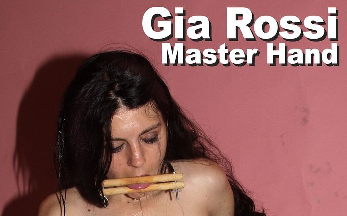 Picticon bondage and fetish: Gia Rossi &amp;amp; Master Hand BDSM kẹp rung cạo râu