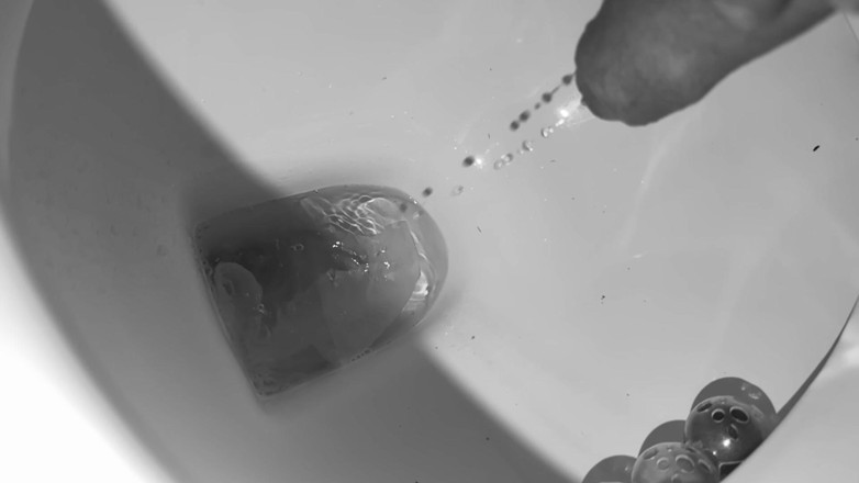 Jizztastic: Super slow motion piss