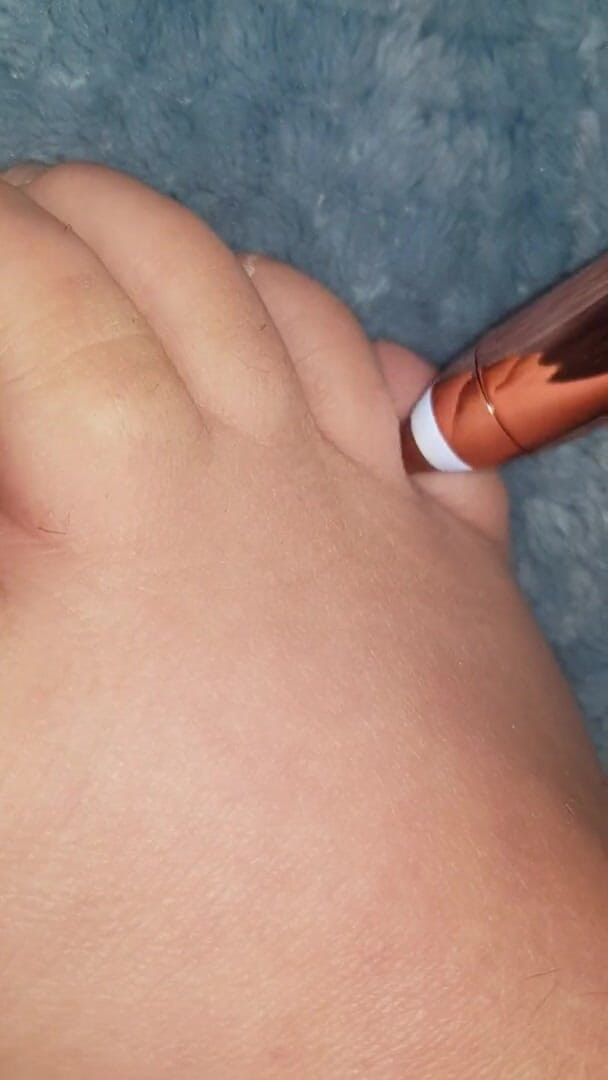 Faith's Feet Fetish: Faith feet fetish - shaving my toes