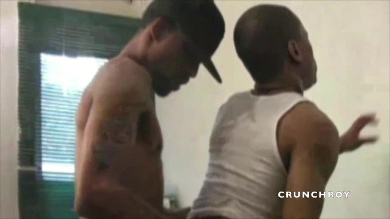 STRAIGHT BOY CURIOUS: Cậu bé strzight gợi cảm bị bạn của anh ấy đụ