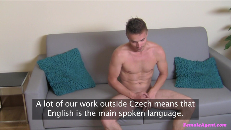 Female Agent: Agent feminin - milf excitată Cynthia Vellons distruge timiditatea solicitantului David...