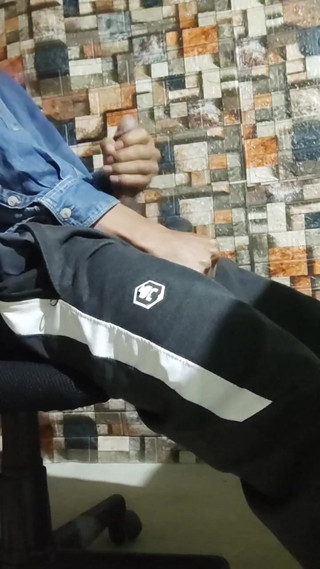 Hornyboy2058: O kadar sert ki neredeyse patlayacaktim kontrolü kaybetmemi izliyor