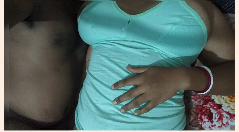 Big Boobs Bhabhi: Bini kawan saya seksi dengan saya dalam pakaian panas &amp; buah...