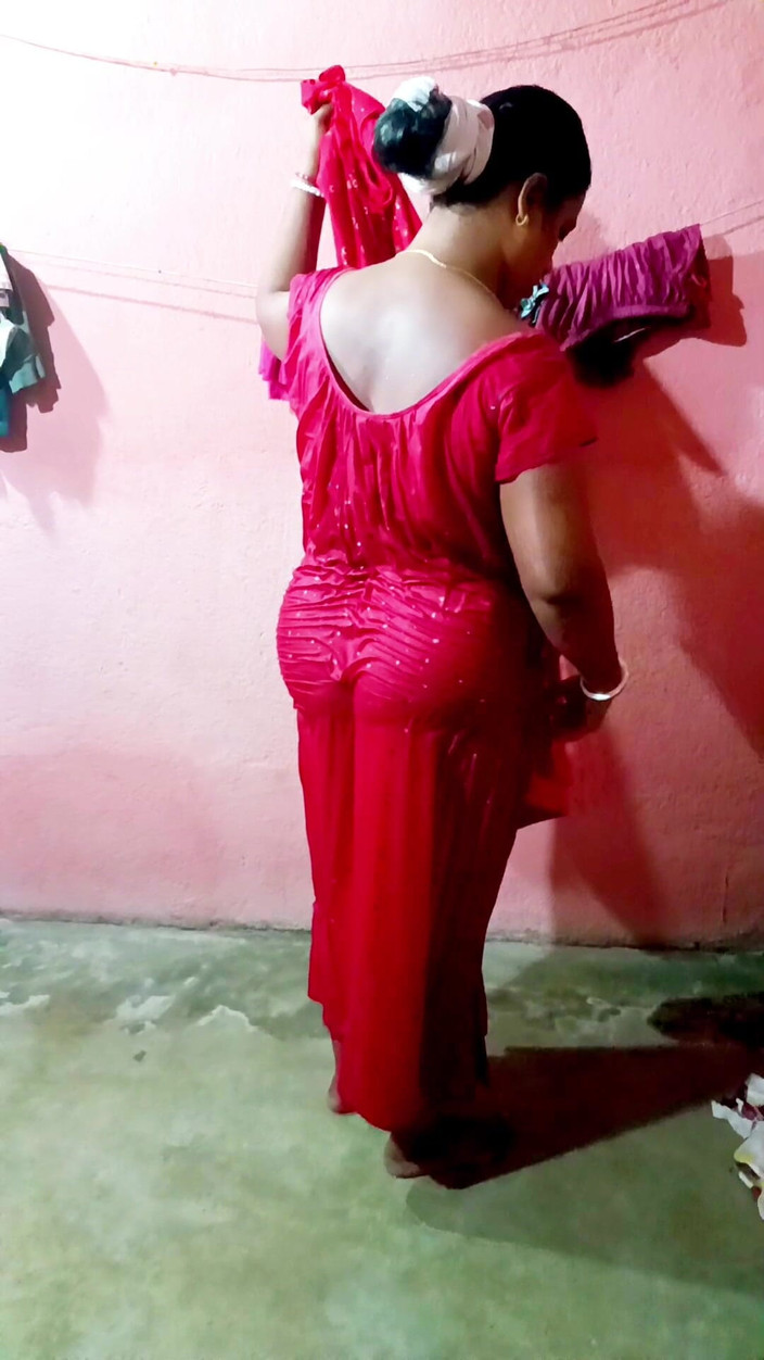 Pakhi0705: 배스 스와핑 후 떨어뜨리는 Saree