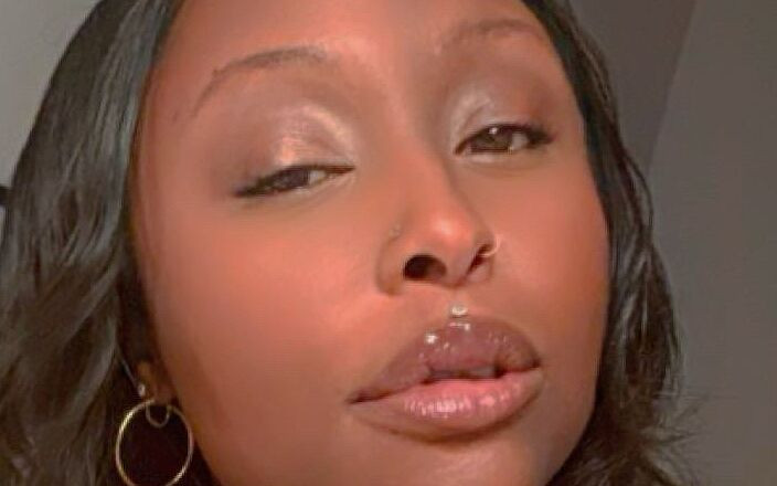 ChanteSuckumup: Jugar con mi coño fantástico conmigo delicioso