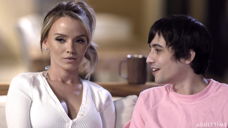 Mommys Boy: Stepmommy's Boy - Pervert Teen Convinces Stepmom Pristine Edge to Fuck...