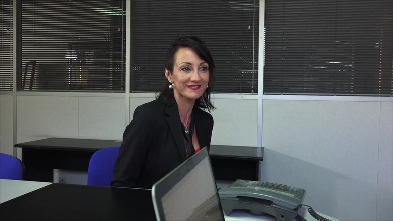 Matureandco: 成熟者在老板办公室里被