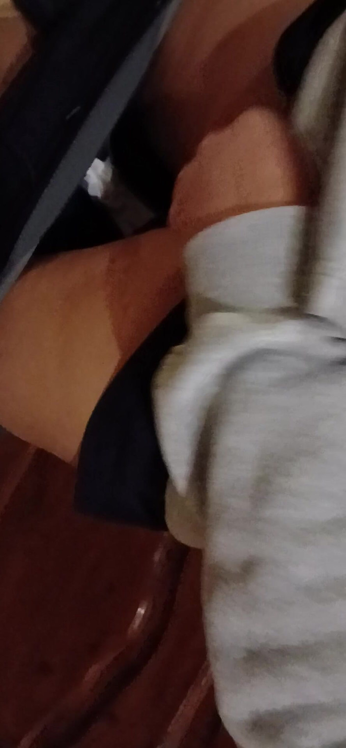 Lesbian-candys: Ne masturbăm riscant în holul Universității