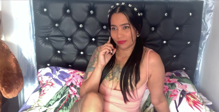 JhoanitaVioletta: 我喜欢取悦和取悦，但我更愿意成为你的顺从荡妇，随时准备着你的命令。这次我的角色