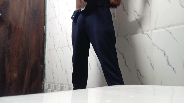 Fucklife_360: Un bel ragazzo testa la figa della matrigna russa sborra...