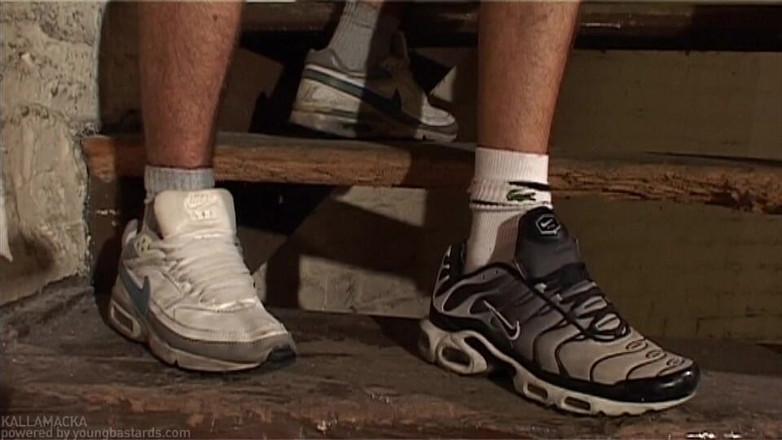 Young Bastards: Giovane macho shag