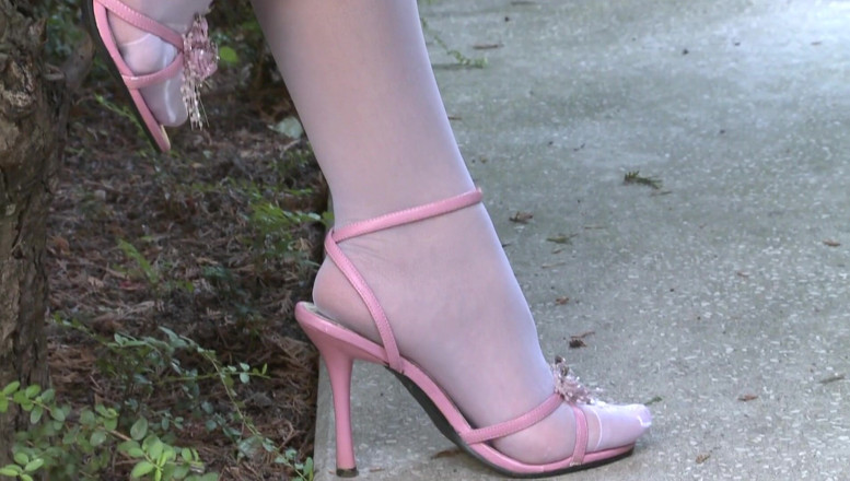All about pee: Peeing Thru Sexy Nylons Candy