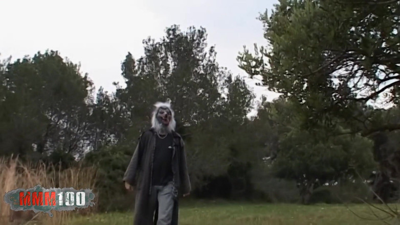 MMM100: Lesly: Lesly Kiss speelt roodkapje met de grote slechte wolf