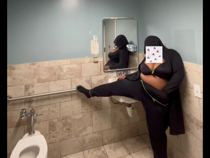 Anye Meshell: Le mutandine della Velenosa Ivy si stanno bagnando!