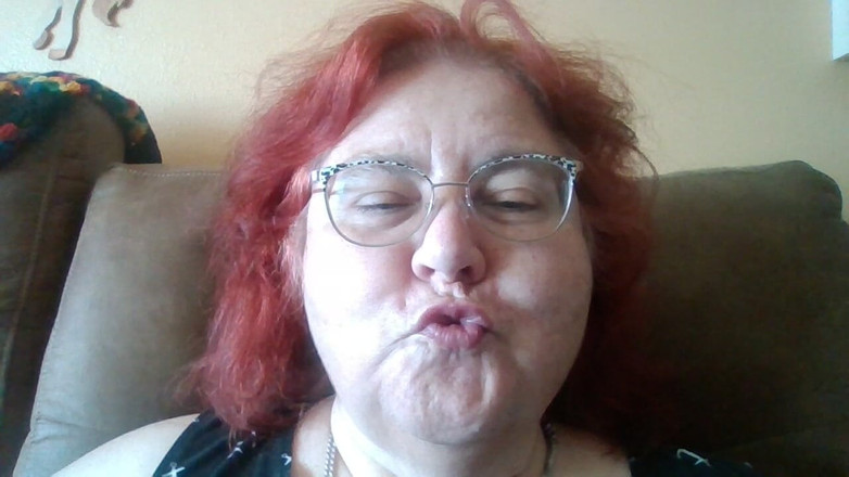 BBW nurse Vicki adventures with friends: 키스하는 소리를 내고 내가 하는 걸 볼 수 있는 영상 요청 비디오