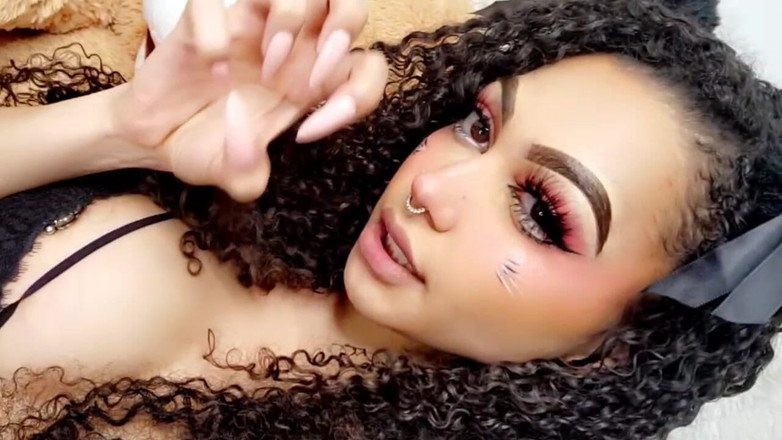 Ts Mirage: Gatinha no calor