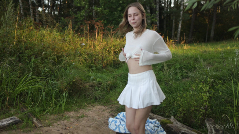 Stunning18: Di Danau Shore