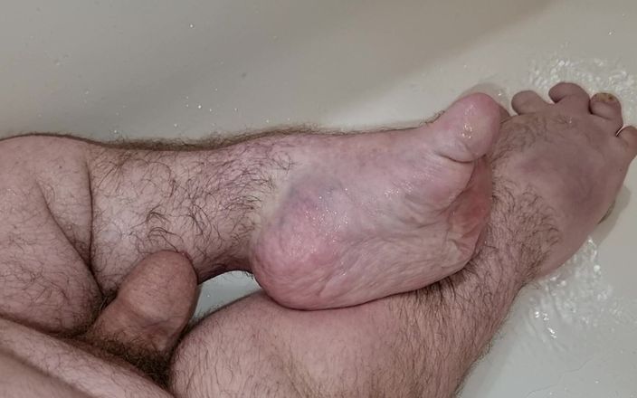Midget120: Midget shows his feet and then cums on them