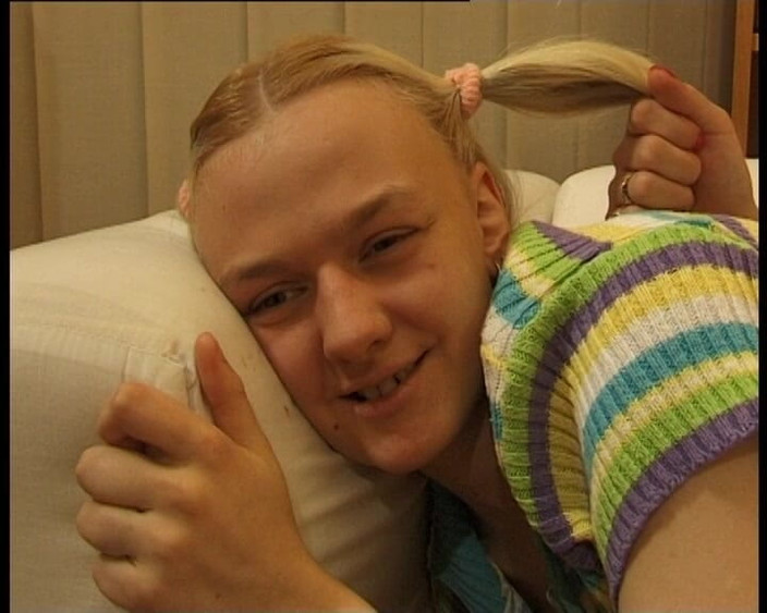 YOUR FIRST PORN: Moje nevlastní matka na mě čeká s překvapením