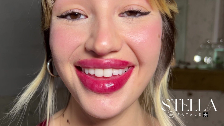 Stellafatale: Raspberry - Lip Trembling Red Lipstick - Slow Motion