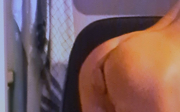 LovesPlug18x20: Hraní s mým kolíkem