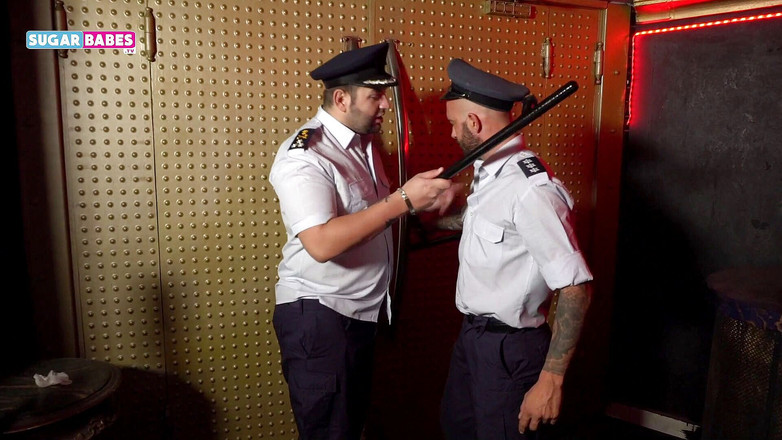 SugarBabesTV: 希腊警察立即阶段：我们卡住了