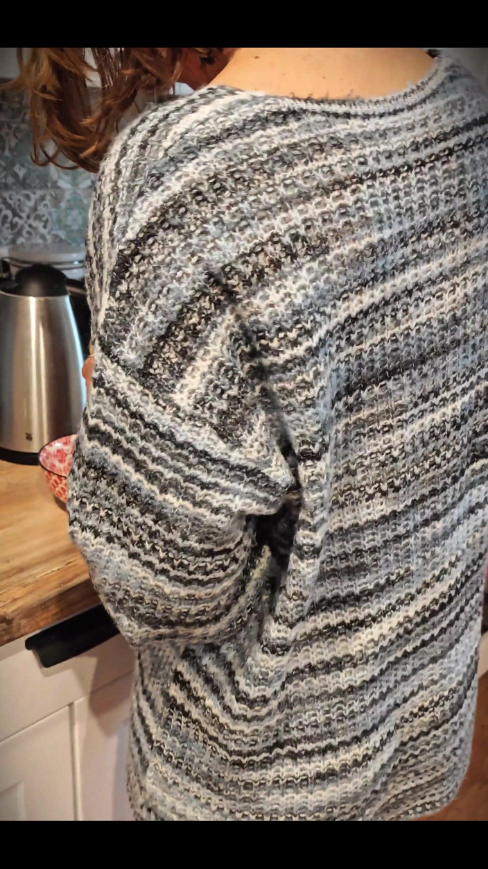 Mr_MrsRealCoupleX: Une MILF au foyer sexy se fait baiser et doigter...