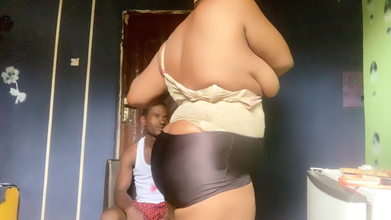 Enyival: Sozinha em casa com o irmão do marido