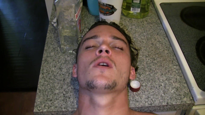 Boys half-way house: Sesi pemulihan telanjang untuk remaja terangsang