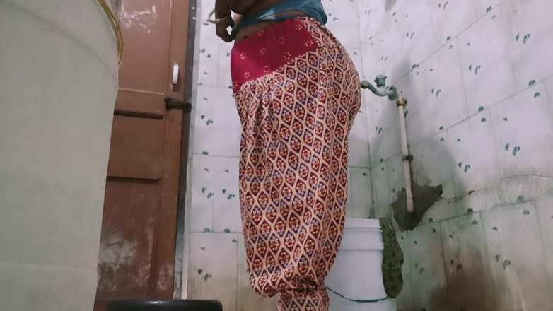 Yourgeeta8899: Hari ini saya seronok menonton adik sulung saya mandi berbogel,...